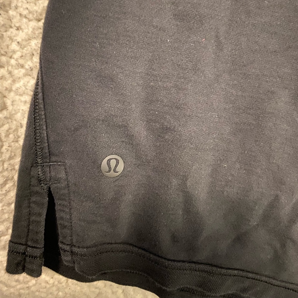 Lululemon men’s 9 in-seam shorts